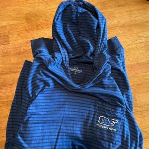 Vineyard vines lightweight sweatshirt size large. Great condition